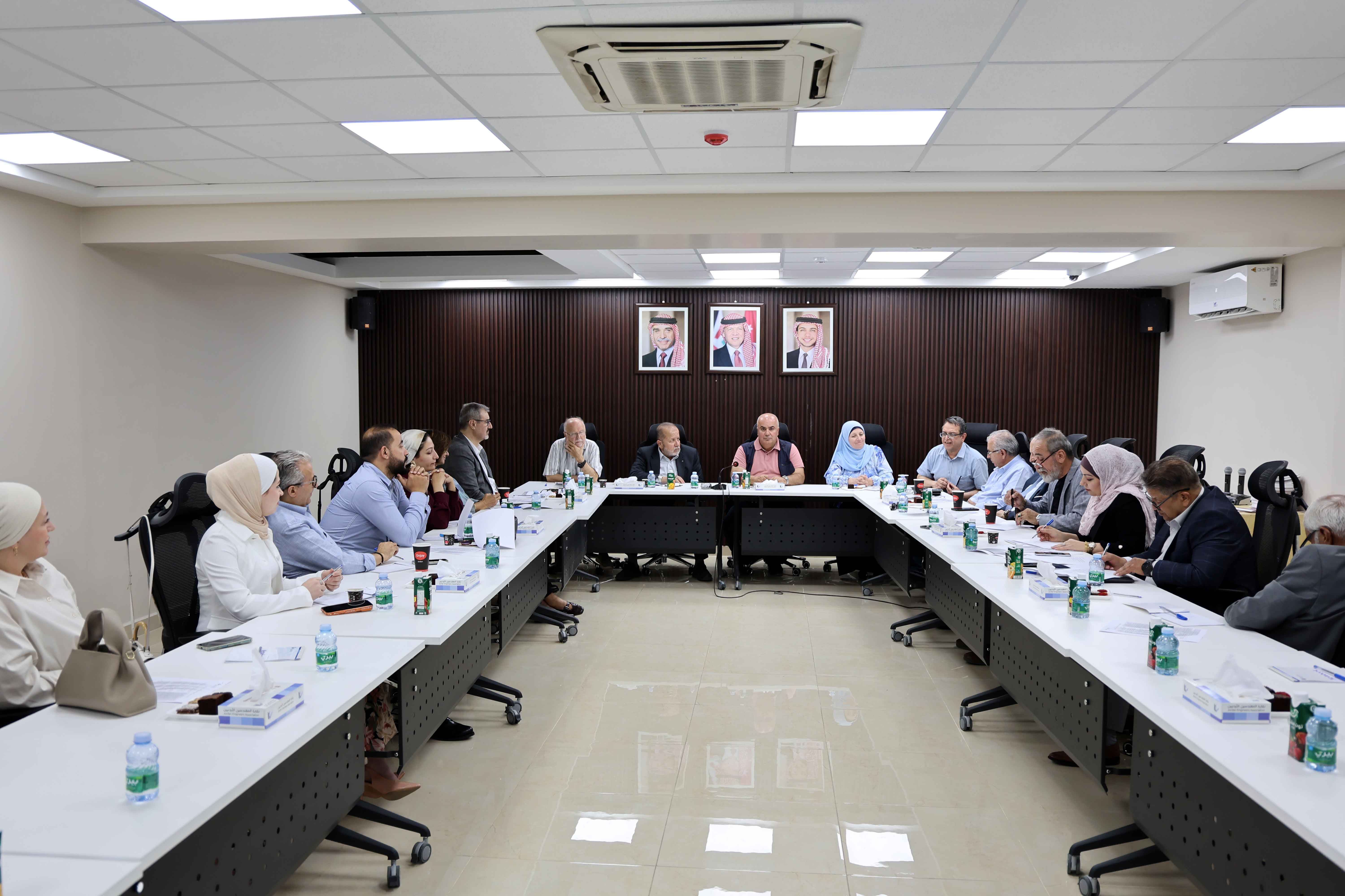 شعبة الهندسة المعمارية تلتقي أعضاء هيئتها المركزية ورؤساء اللجان
